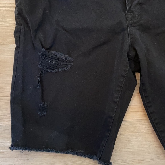 Aeropostale Men’s Black cutoff distressed shorts Size 34. BNWOT - Picture 5 of 9